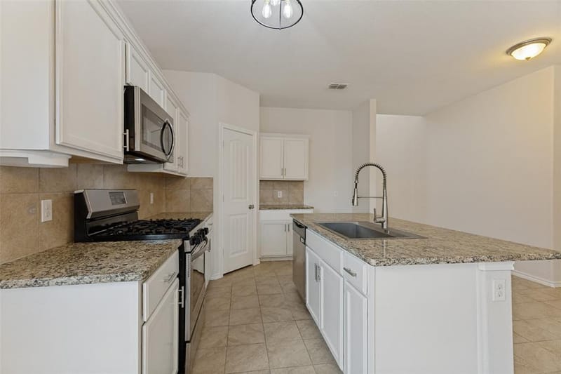 6365 Skipper Lane, Fort Worth TX 76179 - Photo 7