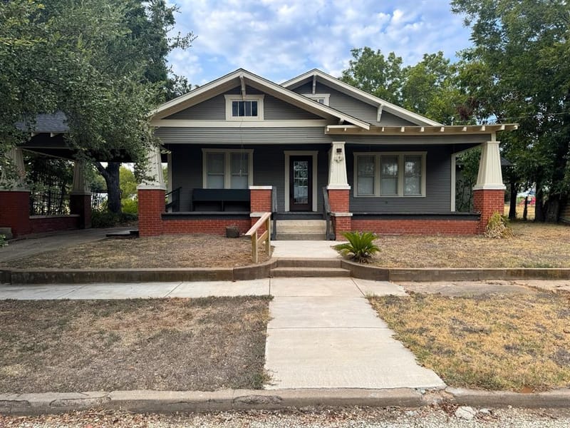 410 E Main Street, Wortham TX 76693
