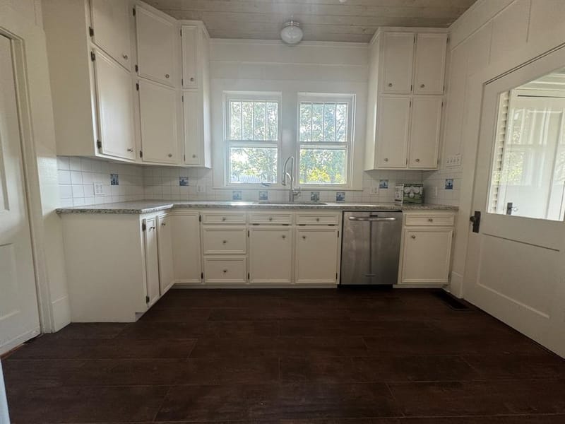 410 E Main Street, Wortham TX 76693 - Photo 11