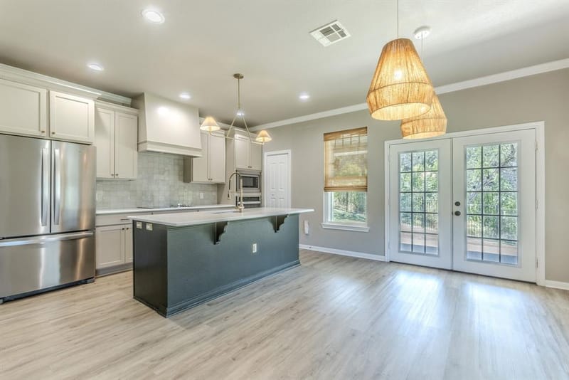 1300 Sleepy Hollow Road, Woodway TX 76712 - Photo 9