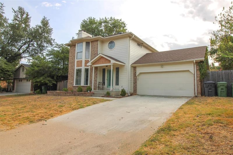 6111 Farmingdale Drive, Arlington TX 76001 - Photo 2