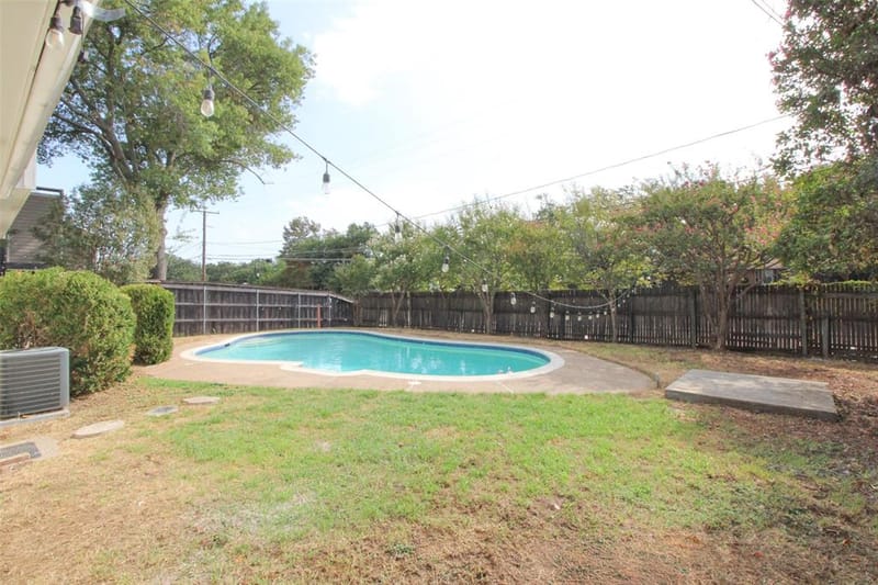 6111 Farmingdale Drive, Arlington TX 76001 - Photo 6