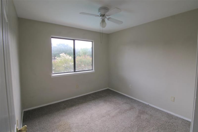 6111 Farmingdale Drive, Arlington TX 76001 - Photo 15