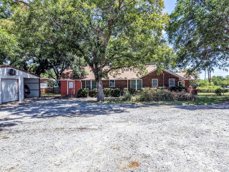 509 E Almante Avenue, De Leon TX 76444 - Photo 12