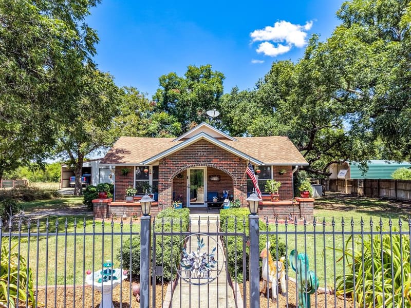 509 E Almante Avenue, De Leon TX 76444 - Photo 14