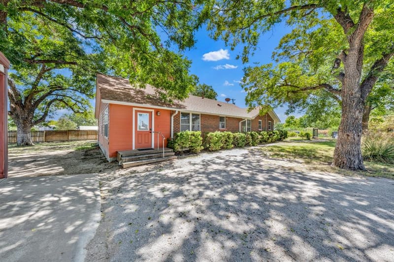509 E Almante Avenue, De Leon TX 76444 - Photo 18