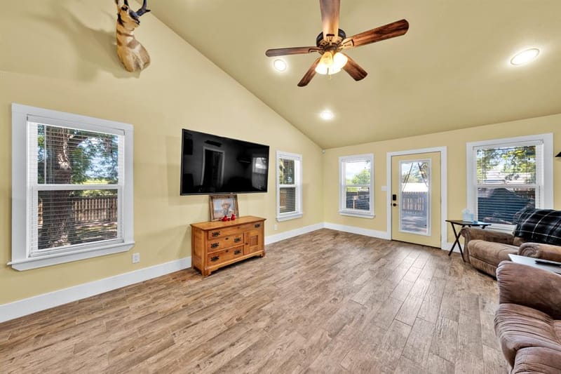 509 E Almante Avenue, De Leon TX 76444 - Photo 31