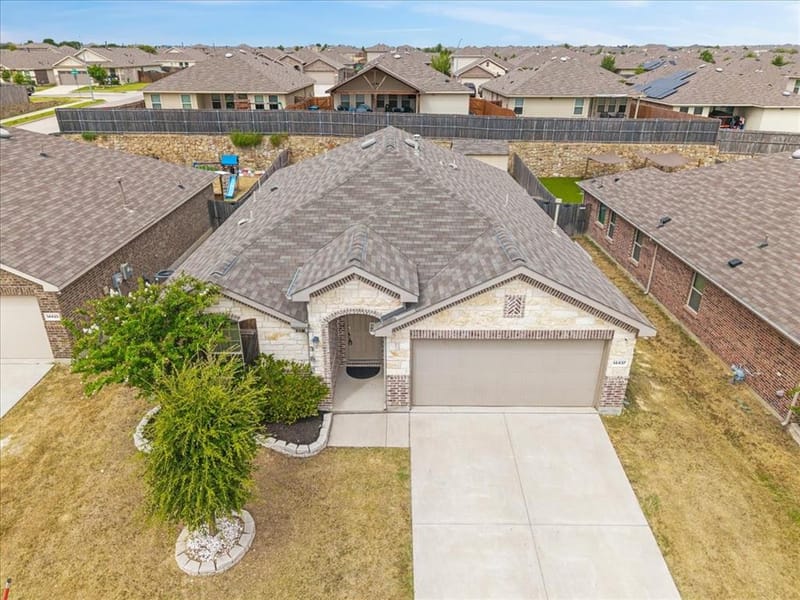 14437 Leadrope Circle, Fort Worth TX 76052 - Photo 4
