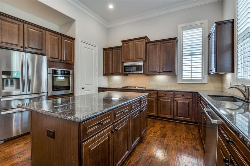 2110 Helsminster Drive, Dallas TX 75201 - Photo 10