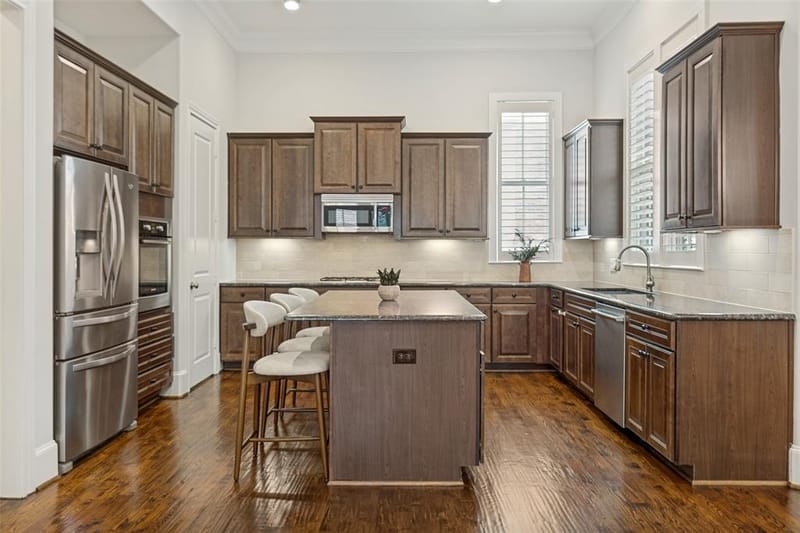 2110 Helsminster Drive, Dallas TX 75201 - Photo 11
