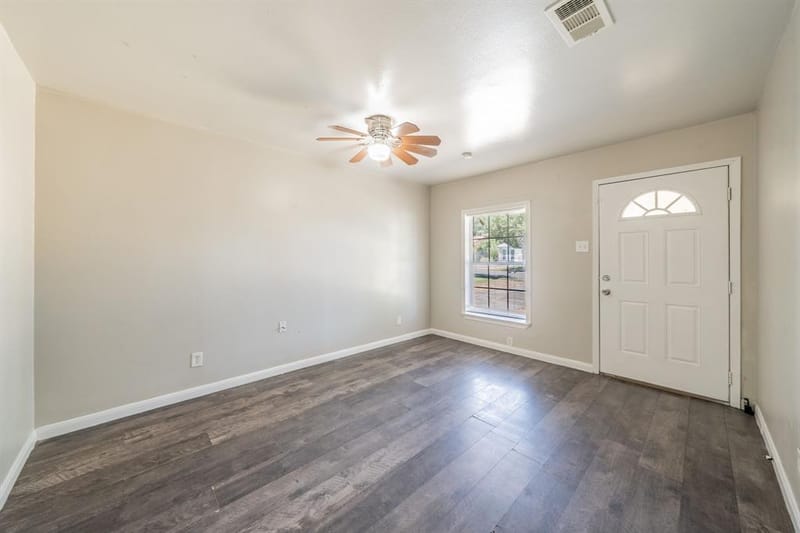 4646 Ridgepoint Drive, Dallas TX 75211 - Photo 10