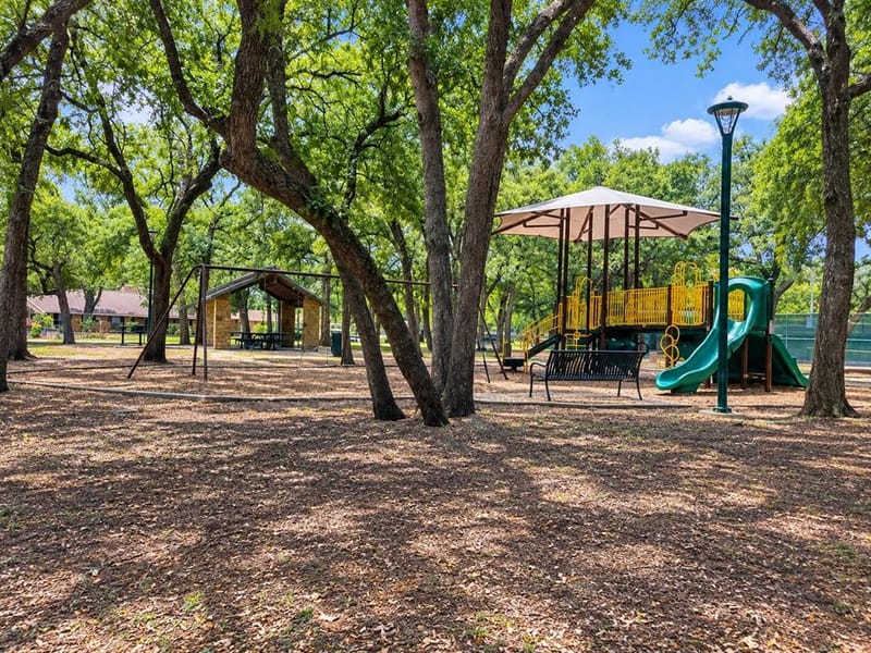 112 W Ireland Drive, Irving TX 75062 - Photo 22
