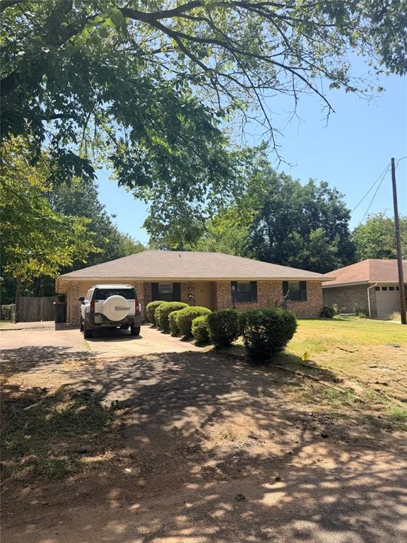 2125 Graham Street, Paris TX 75460 - Photo 2