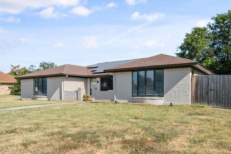 108 Haywood Drive, Benbrook TX 76126 - Photo 2