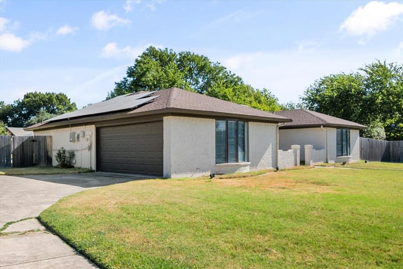 108 Haywood Drive, Benbrook TX 76126 - Photo 3
