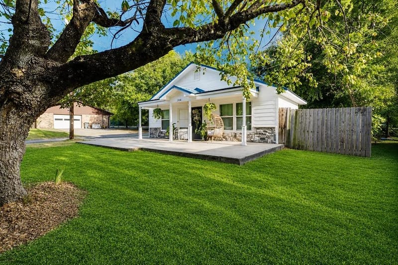 304 Jarbo Street, Sulphur Springs TX 75482 - Photo 3