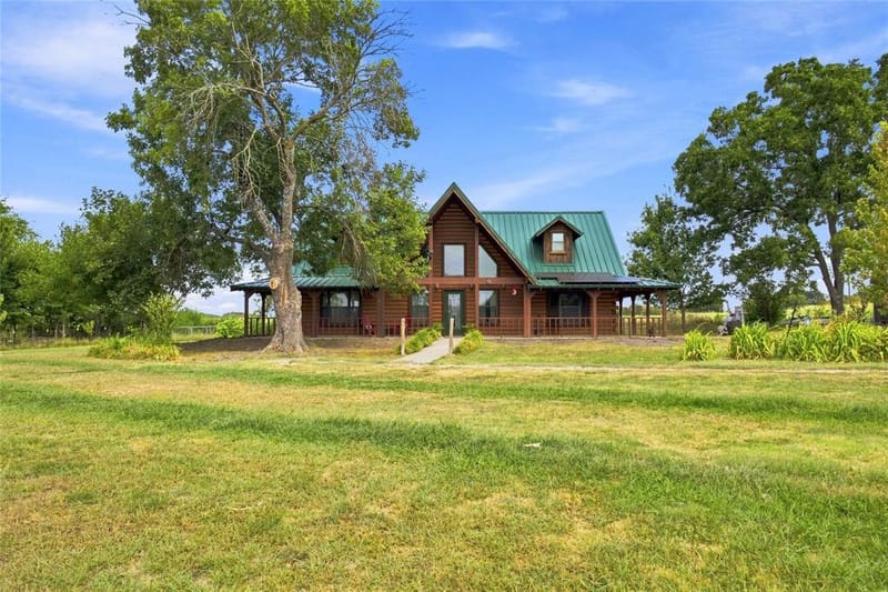 1956 County Road 27100, Roxton TX 75477