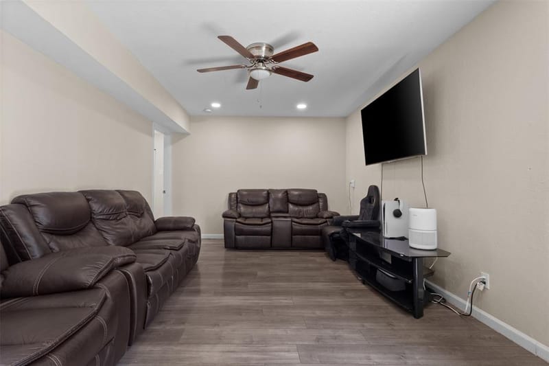 1309 Glenwood Street, Grand Prairie TX 75052 - Photo 9