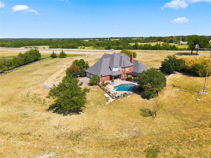16582 US Highway 82 E, Honey Grove TX 75446 - Photo 2