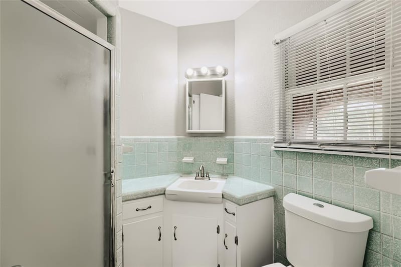 6225 Berryhill Street, Dallas TX 75231 - Photo 19