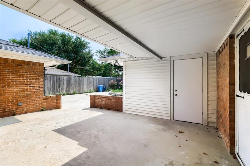 6225 Berryhill Street, Dallas TX 75231 - Photo 25