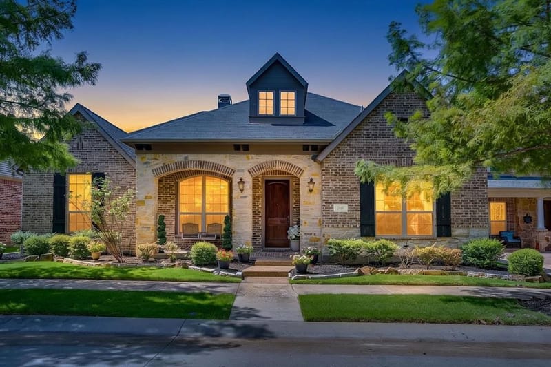 2016 Torin Street, Lewisville TX 75056