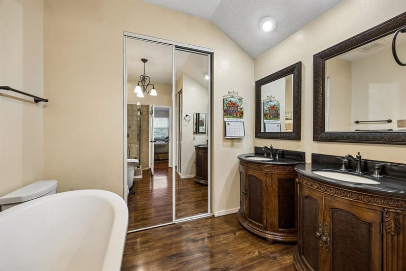 707 Meadowcreek Court, Garland TX 75043 - Photo 22