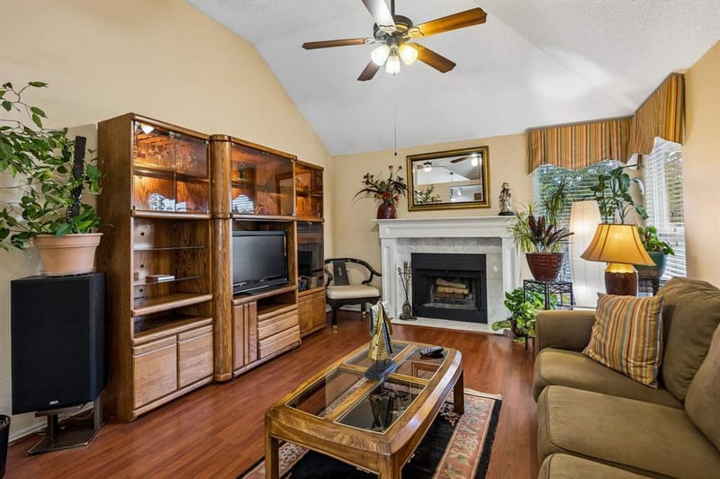 707 Meadowcreek Court, Garland TX 75043