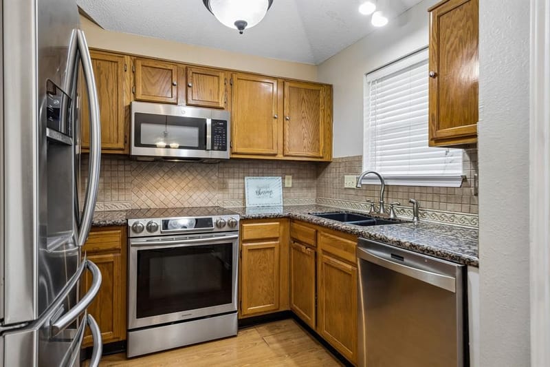 707 Meadowcreek Court, Garland TX 75043 - Photo 14