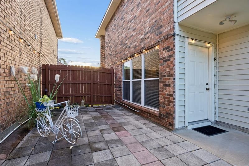 707 Meadowcreek Court, Garland TX 75043 - Photo 31