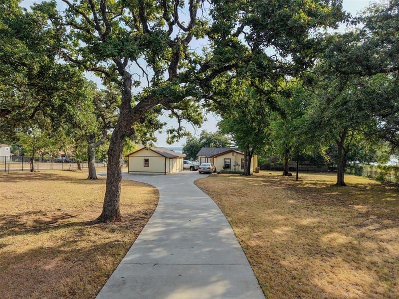 220 N Broadway Road, Azle TX 76020 - Photo 32