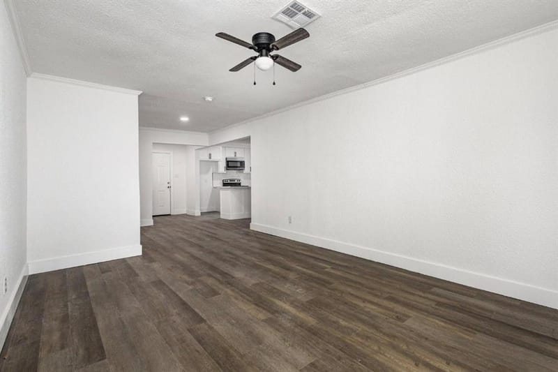 1527 Columbia Avenue, Corsicana TX 75110 - Photo 3