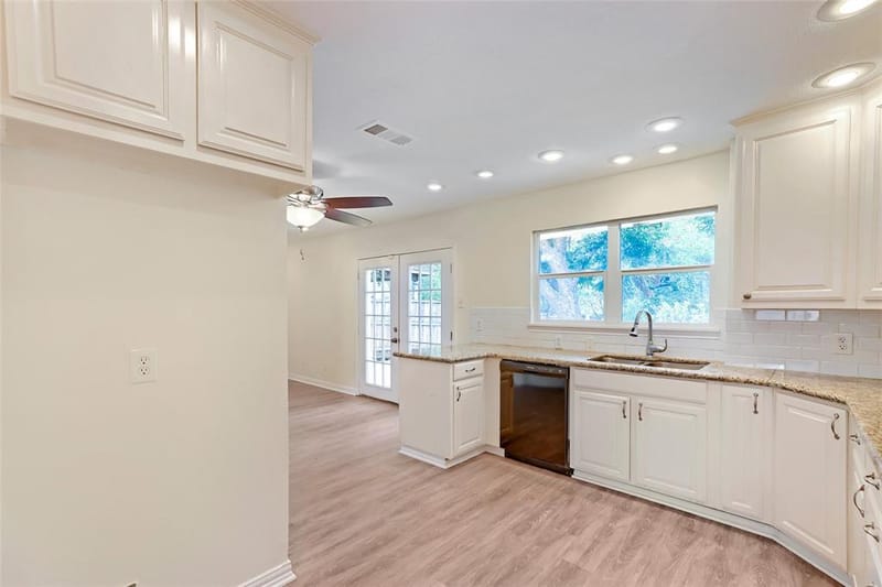 2903 E Mitchell Street, Arlington TX 76010 - Photo 12