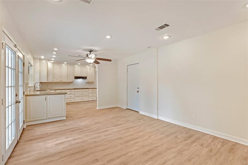 2903 E Mitchell Street, Arlington TX 76010 - Photo 9