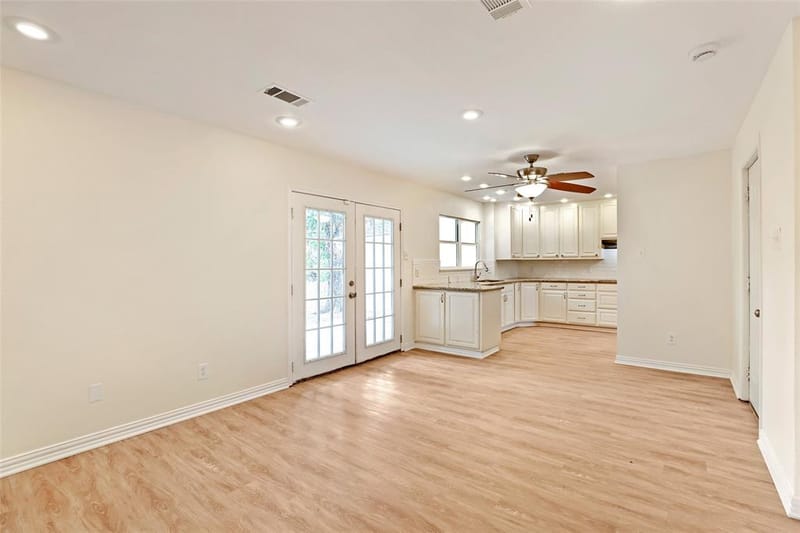 2903 E Mitchell Street, Arlington TX 76010 - Photo 10