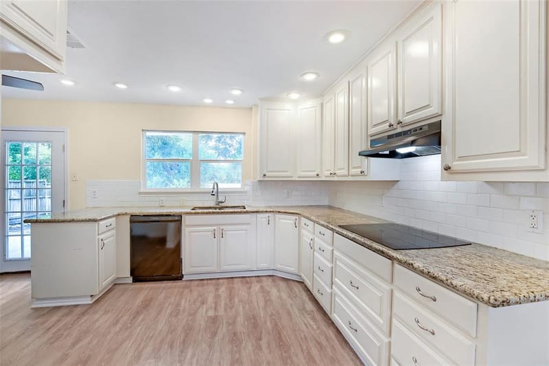 2903 E Mitchell Street, Arlington TX 76010 - Photo 11