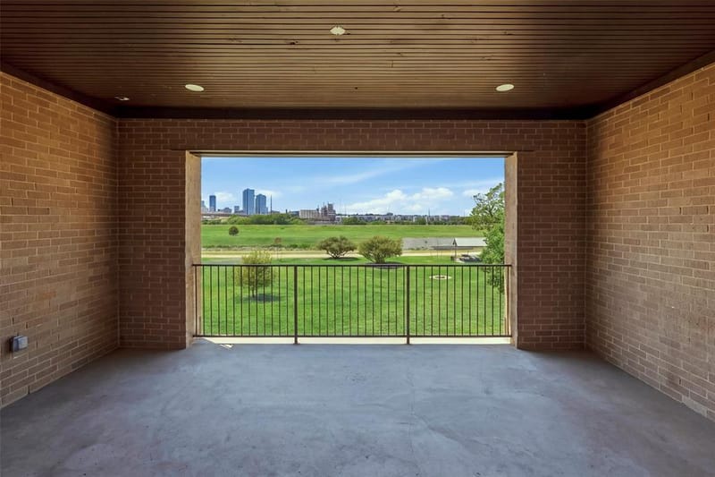 408 Vista Buena Trail, Fort Worth TX 76111 - Photo 4