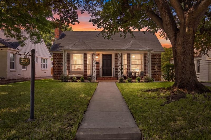 3208 W Biddison Street, Fort Worth TX 76109