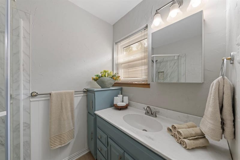519 Staffordshire Drive, Irving TX 75061 - Photo 12