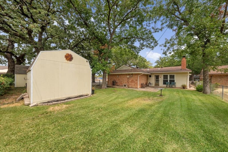 519 Staffordshire Drive, Irving TX 75061 - Photo 19
