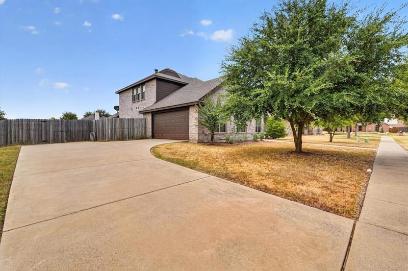 902 Mockingbird Lane, Glenn Heights TX 75154 - Photo 3