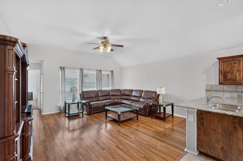 902 Mockingbird Lane, Glenn Heights TX 75154 - Photo 14