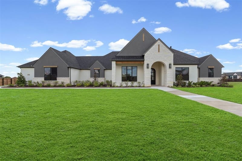 4720 Magnolia Trail, Midlothian TX 76065 - Photo 2