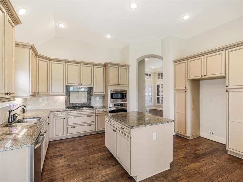 9813 Cypress Street, Denton TX 76207 - Photo 10