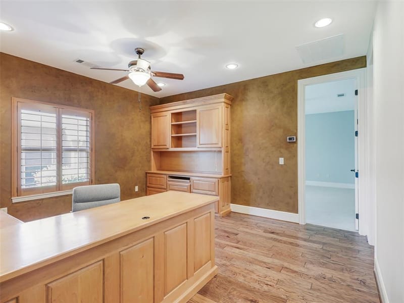 9813 Cypress Street, Denton TX 76207 - Photo 25
