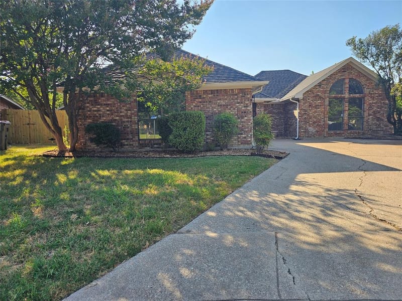 6300 Brownlee Lane, Arlington TX 76018
