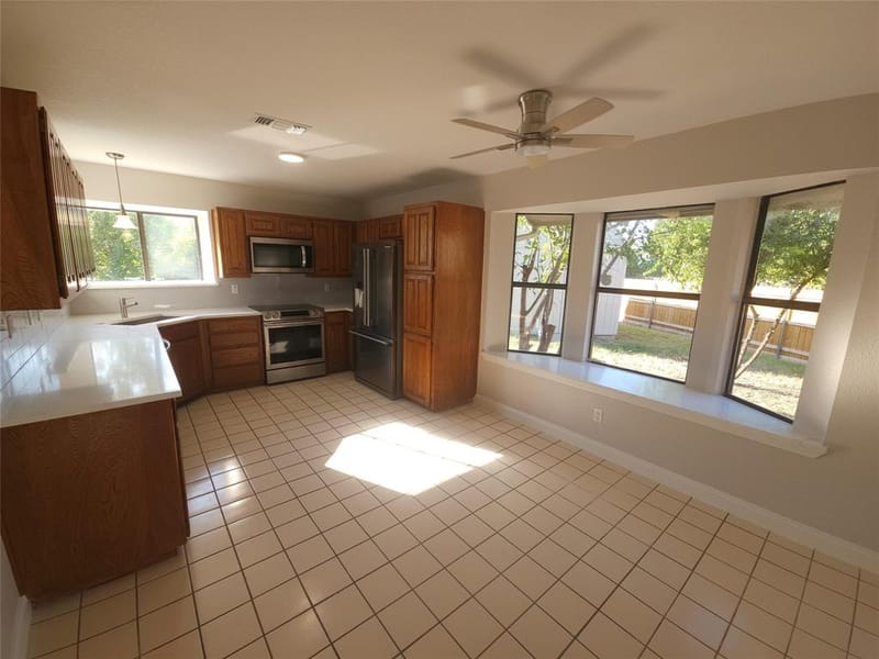 6300 Brownlee Lane, Arlington TX 76018 - Photo 9