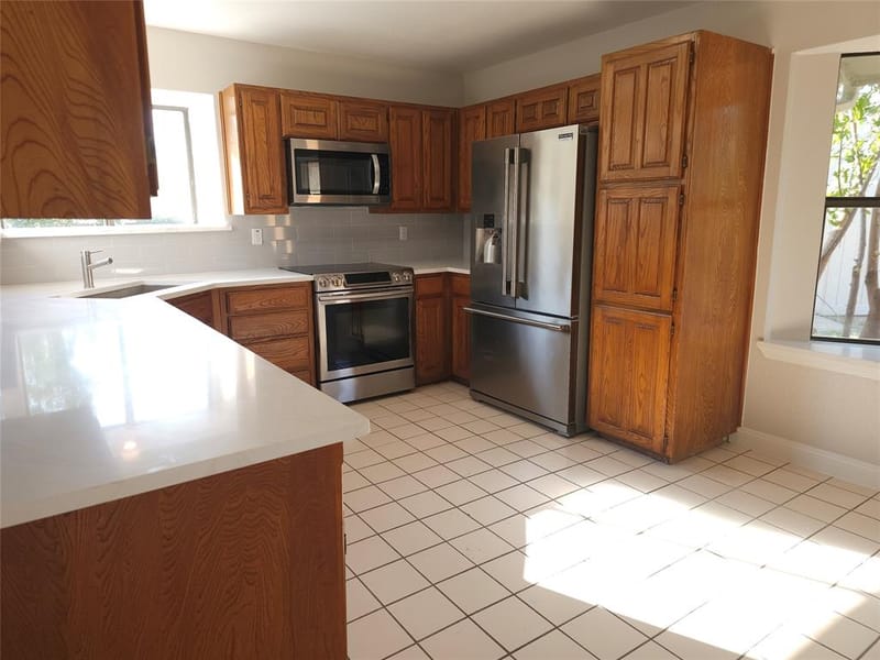6300 Brownlee Lane, Arlington TX 76018 - Photo 10