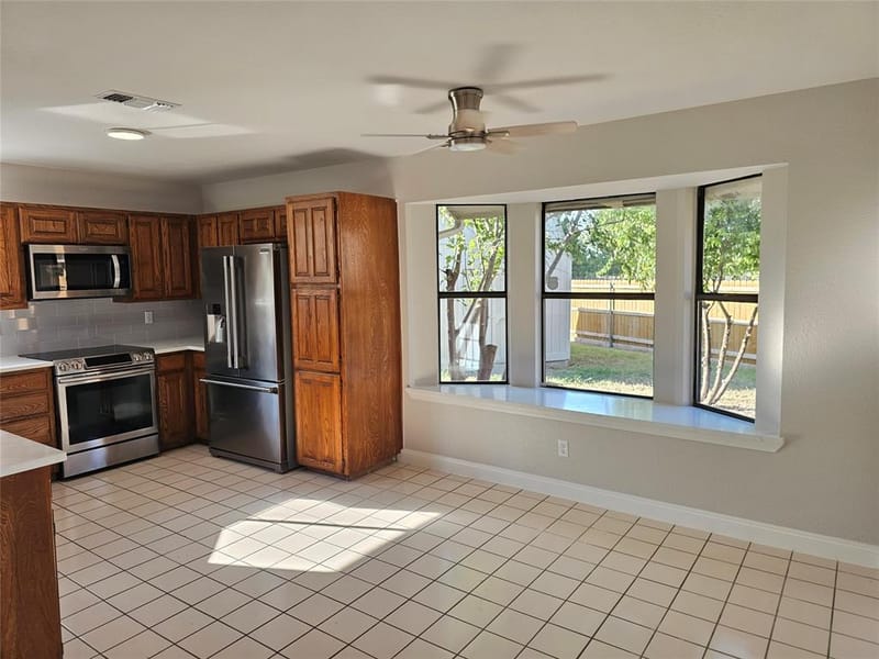 6300 Brownlee Lane, Arlington TX 76018 - Photo 8