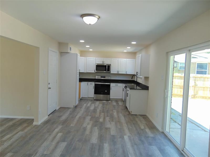 518 Vernet Street, Richardson TX 75080 - Photo 12